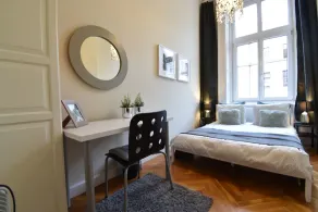 Beautiful central  7 bedroom / 5 bathroom - Image 5