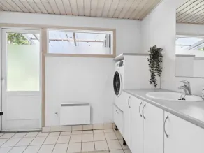 Holiday Home Anya - 600m from the sea by Interhome - Image 3
