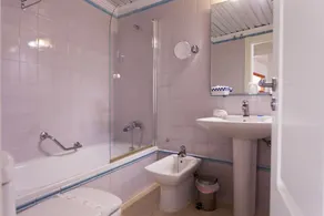 Apartment 2 bedrooms 1 bathroom and terrace - Image 2