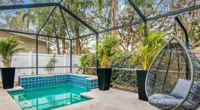 2 bedroom House in Clearwater w/access to Swimming Pool - Image 2