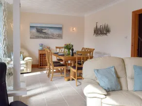 2 bedroom accommodation in Fishguard - Image 5