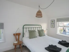 DISGWYLFA, pet friendly, country holiday cottage in Moelfre - Image 3