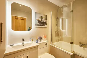Host & Stay - The Mews - Image 2