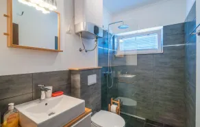 Nice Apartment In Sutivan With House Sea View - Image 2