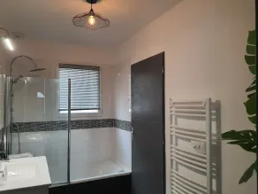 villa de plain pied avec piscine privée plein sud - Image 2