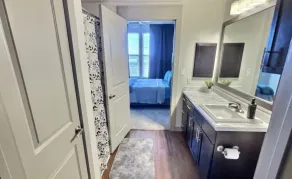 Luxury 1 bedroom Apartment with pool - Image 3