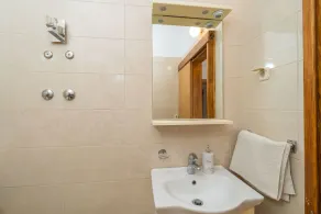 Beachfront Apartment house Hon with pool - Image 3