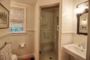 Charming 3 bdrm Cottage + 3 bdrm Guest House on Muldrew Lake! - Image 2