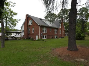 Brick House Retreat at the Heart of Hamlet - Image 5