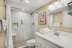 Appartement en copropriété avec jacuzzi et piscine chauffée | Vue plage - Image 3