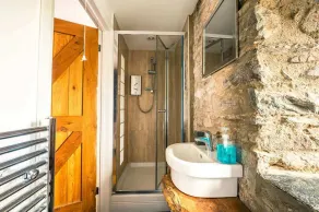 Stunning Converted Granary in Heart of St Davids - Image 5