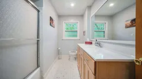 Exclusive Louisville House Near UofL: Work & Relax - Image 3