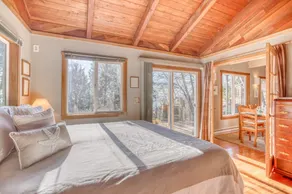 Secluded Nature-lover’s Delight Above Manzanita Has King Suite - Image 3