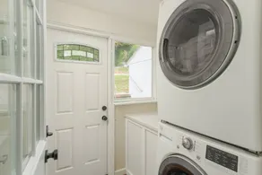 Chatt Blue Bungalow - Pet Friendly, Mins to Downtown! - Image 2