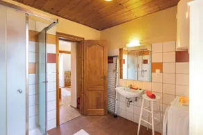 Lakeside Serenity House - Happy Rentals - Image 2