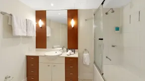 2 BDR OCEAN VIEW - CHEVRON TOWER * Beach Central Location* - Image 3