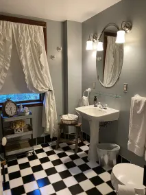 2nd floor remodeled Farm house - Image 2