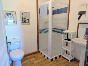Moderne låve konvertering med fælles udendørs opvarmet pool og græs tennisbane - Image 5