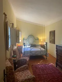 Petite maison dans le bois avec piscine - Image 5