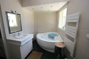 TRES BELLE MAISON CONTEMPORAINE AVEC VUE MER ET CAP CANAILLE - Image 5