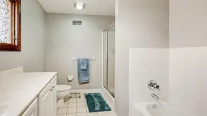 Kentucky holiday home with Hot Tub & pool In Louisville KY - Image 4