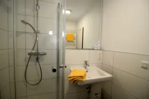 Trafalgar App. 427-56m² Ferienwohnung in Döse, strandnah, Schwimmbad und Sauna - Image 4