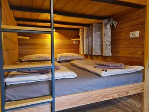 ROMANTIC LU GLAMP WITH HOT TUBE - Image 5