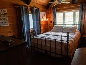 Cozy cabin with great views and fire place! - Image 4