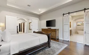 6BR Luxury Villa with Heated Pool, Spa, Pizza Oven & Mountain Views - Image 5