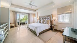 Smugglers Cove 6: Beachfront condo on Paynes Bay Beach - Image 5