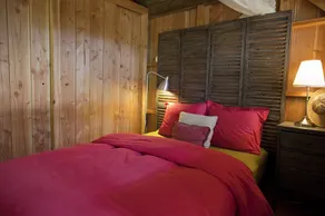 Cabine Estilo Chalé, Construído nas Árvores, Longe da Agitação, Entre o mar e as Montanhas - Image 5