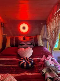 Fully equipped caravan for lovers of peace - Image 5