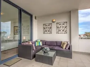 Lux on the 4th floor with ocean views - Image 5