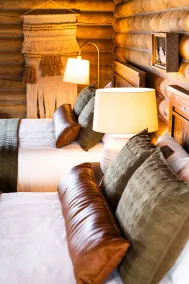 Beautiful Log Cabin in Paradise Valley, Montana - Image 3