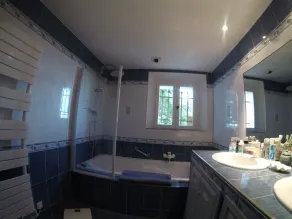 9 pers 220 m² Authentic Provencal farmhouse in Ostal - Image 3