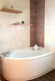 Country house with swimming pool close to tourist attractions - Image 3