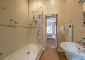 A fantastic cottage, w/ free wifi, secure bike storage, stunning views & a stones throw from the pub - Image 3
