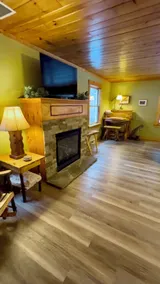 CREEK FRONT HOME with private access - perfect for kayaking, fishing, and hiking - Image 3