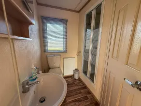 Billig hundevenlig 4 campingvogn til leje med terrassebord i Suffolk ref 40094 - Image 3