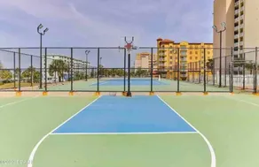 New..Beach Beauty. 2 bedroom.2 bathrooms.The Shores Club. Pool and Beach access. - Image 4