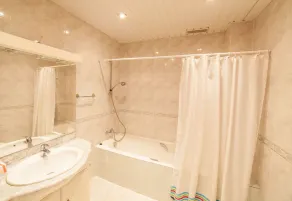 Fresh 2room apartment in the heart of Old Town - Image 2