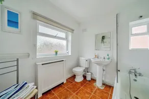 Semi Rural House - Stay 3 - Pet - Parking - Garden - Image 4