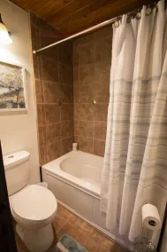 Great location! Perfect for traveling medical professional or corporate housing - Image 3