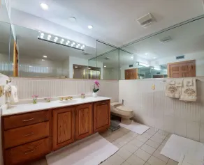 Extraordinary 4K Sq Ft 6 bd/4-bth, large pool/spa & NEW 140 ft concrete dock!!! - Image 2