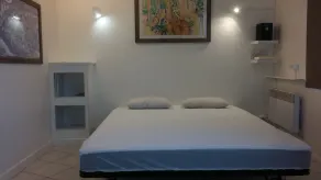 Studio** bien équipé et très propre avec une bonne exposition bien situé - Image 3