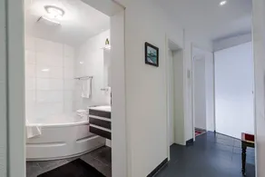 Modern Holiday Apartment \"Konstanz City im Paradies\" with Wi-Fi and Balcony - Image 4