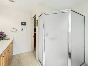 Close to Pelican Heron Golf Course and only  7 minutes to Lake Sumter Landing - Image 4