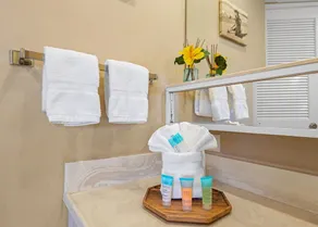 Large 1BR condo, partial ocean view, pool, beach access - Kaanapali Shores 414 - Image 3