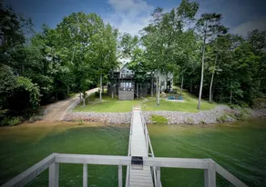 Entièrement équipé • Vue sur le chenal principal • 24 mètres de l'eau • 18 couchages • Près du pont Duncan - Image 3