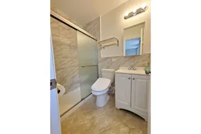 4 #1N - 4 Bedroom / 4 Bath Condo - McCormick Place, Wintrust Arena, Chinatown - Image 4